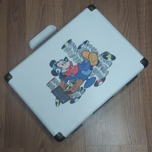 Disney Crosley turntable great for a kids' room